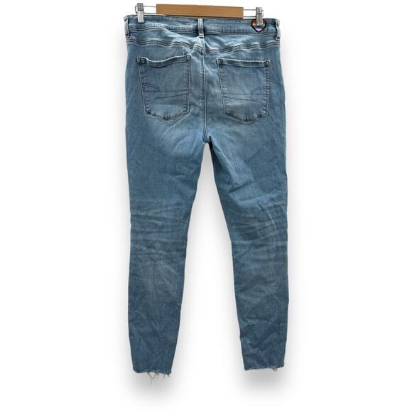 American Eagle Hi-Rise Light Wash Distressed Raw‎ Hem Skinny Jegging Jeans Sz 14 - Picture 4 of 13